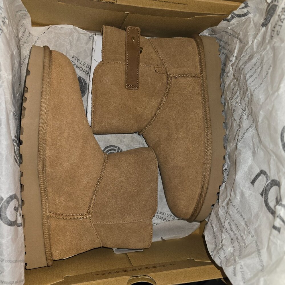 UGG Women's Mini Bailey Belt Boots - Chestnut Size 7 - Shearling Wool Lining - Picture 3 of 9